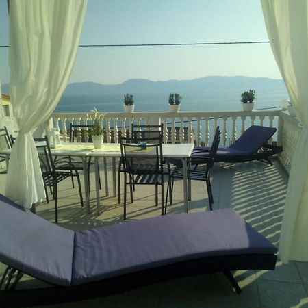 Apartment Jure Brist Bagian luar foto