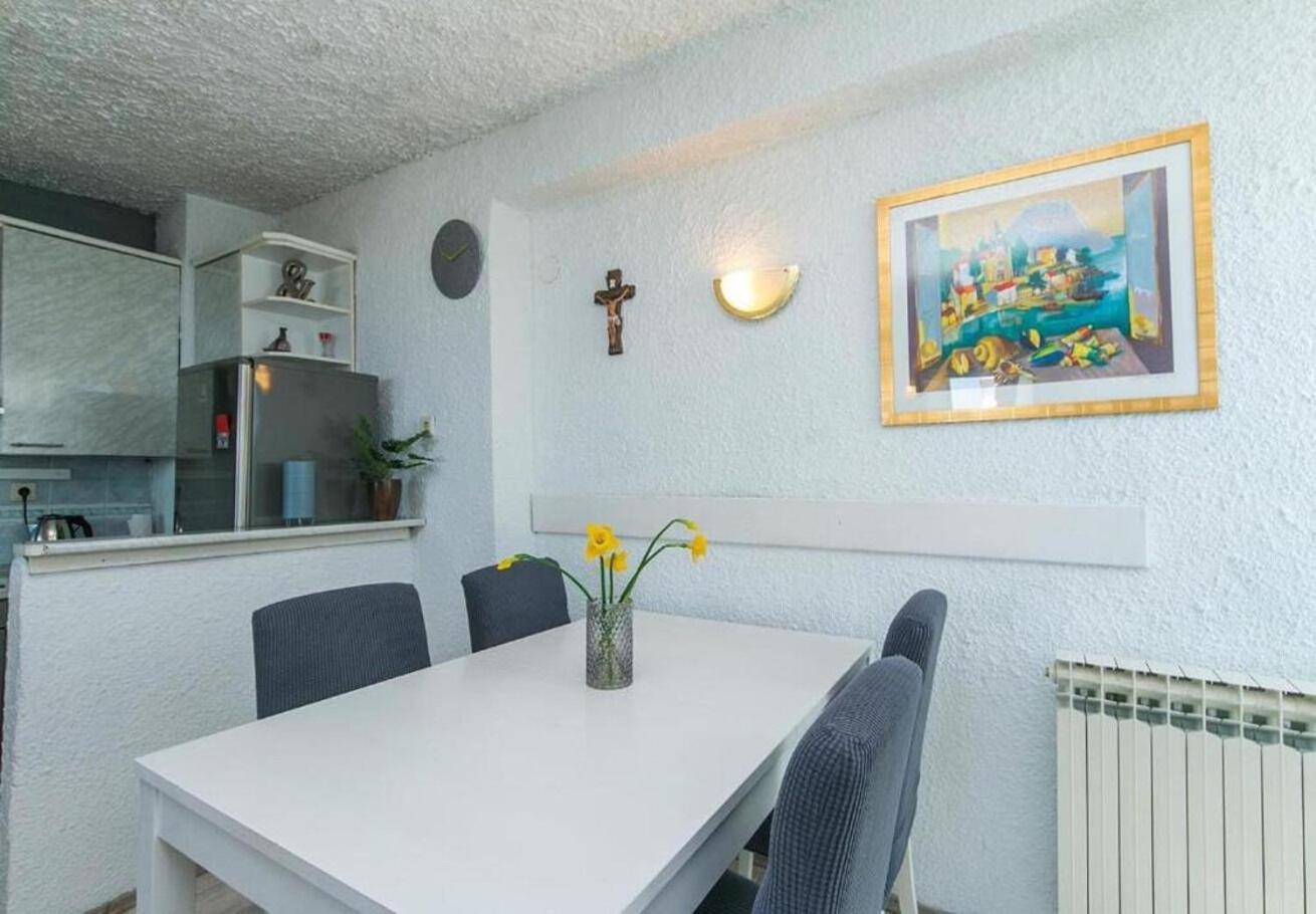 Apartment Jure Brist Bagian luar foto